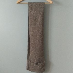Wool Lole scarf with pockets